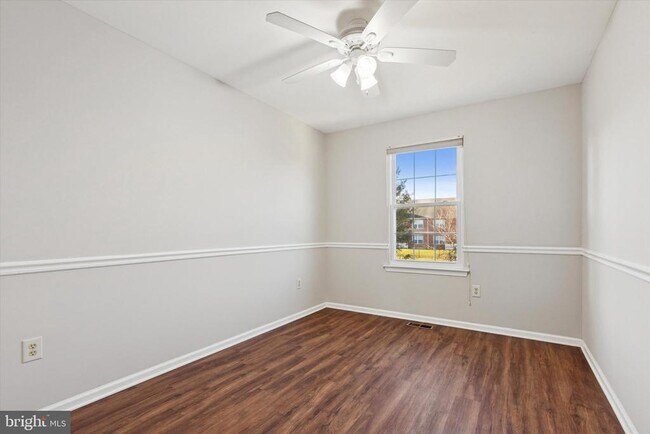 Building Photo - 270 Deer Run Ct