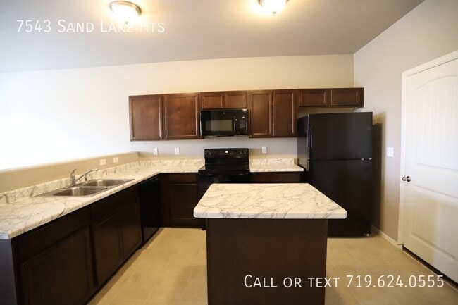 Building Photo - 7543 Sand Lake Heights