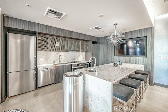 Building Photo - 1050 S Grand Ave