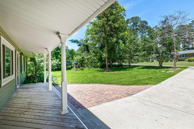 Building Photo - 1512 Beechwood Dr