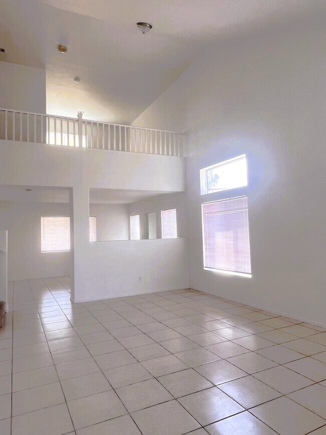 Building Photo - 4451 Sparkle Crest Ave