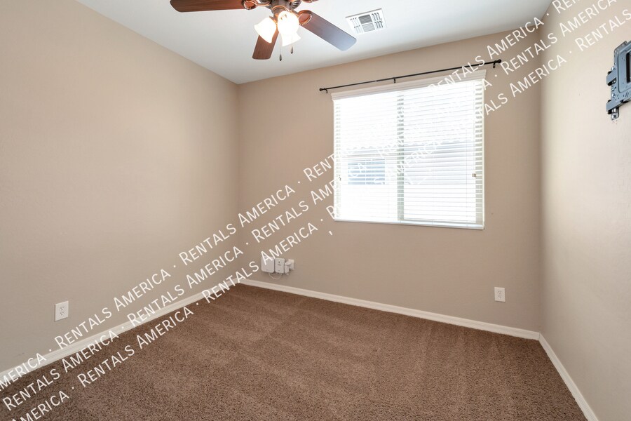 Building Photo - 274 W Sweet Shrub Ave