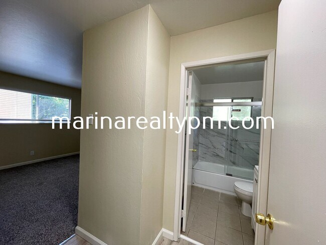 Building Photo - Spacious 1 bedroom near Mare Island & Vall...