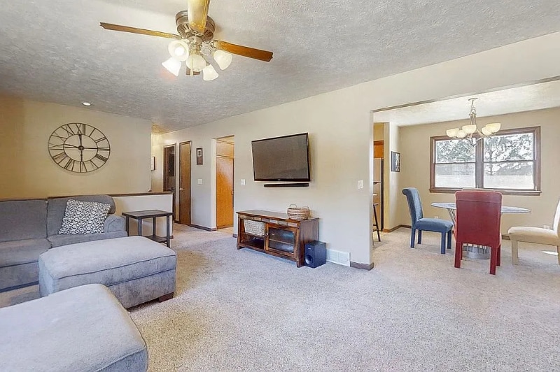 Building Photo - 12217 Sandra Cir