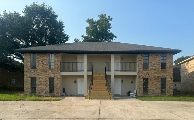 Building Photo - 105 Cantal Dr