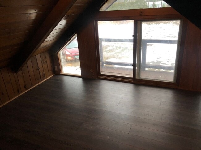 Building Photo - 350 US-7