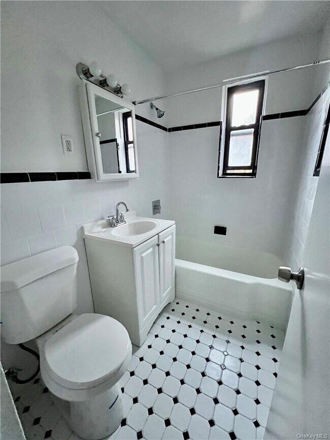 Building Photo - 4 Windsor Terrace