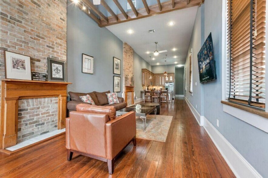 Primary Photo - 1407 Baronne St