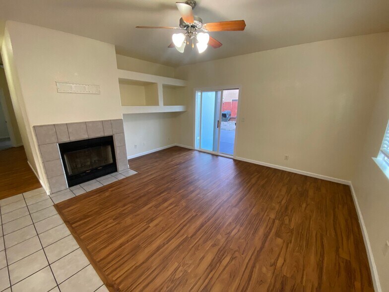 Building Photo - 686 Anna Dr