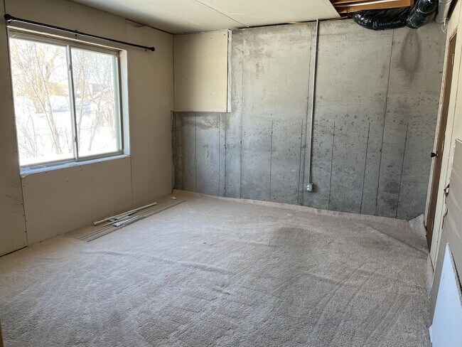 Building Photo - 9141 Leaf Cir