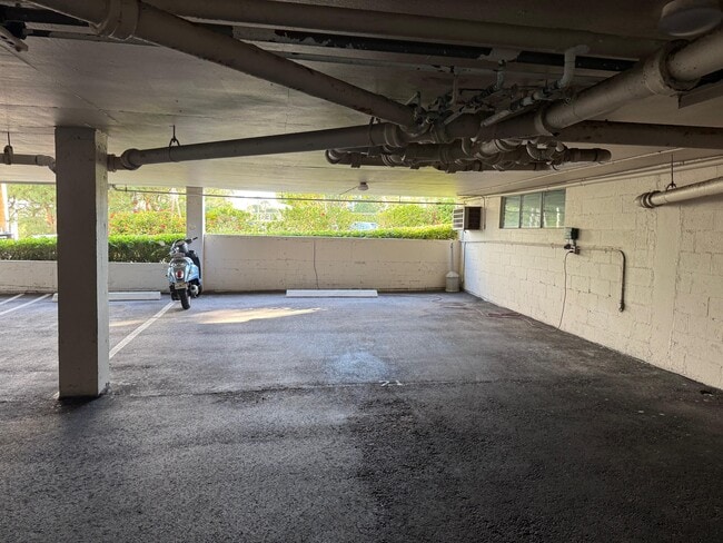 Building Photo - 1527 S Flagler Dr