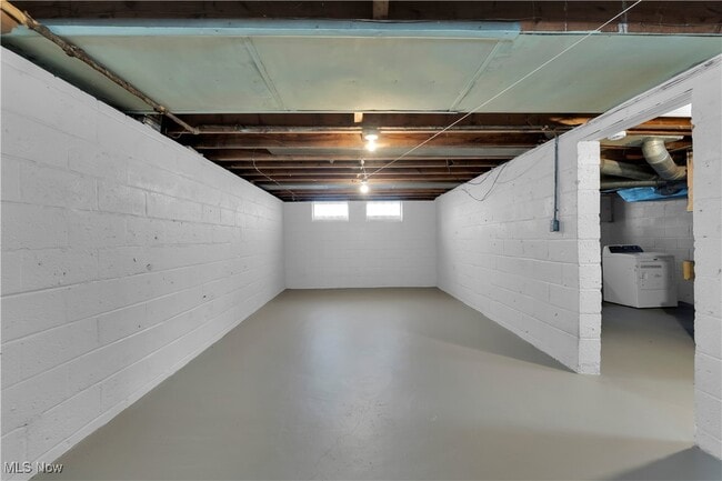 Building Photo - 25730 Shoreview Ave