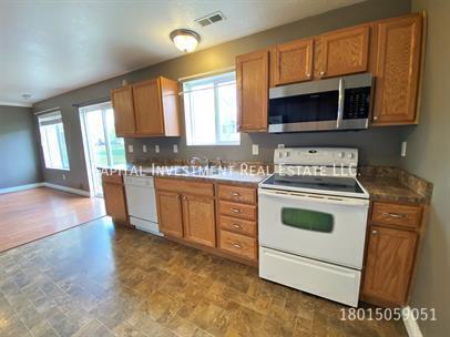 Building Photo - 1441 Heather Ln