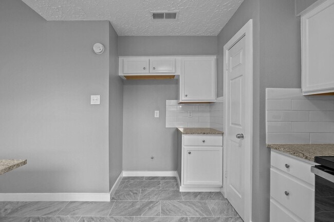 Building Photo - 8122 Swan Meadow Ln
