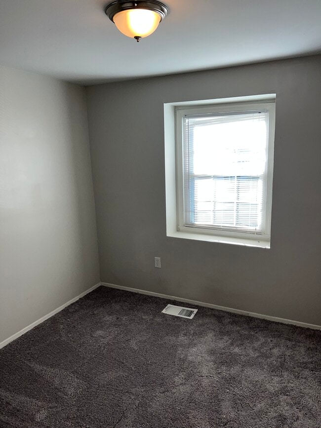 Building Photo - 2136 Catskill St