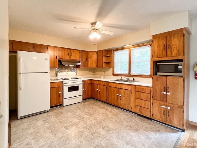 Building Photo - 4336 E 10th St