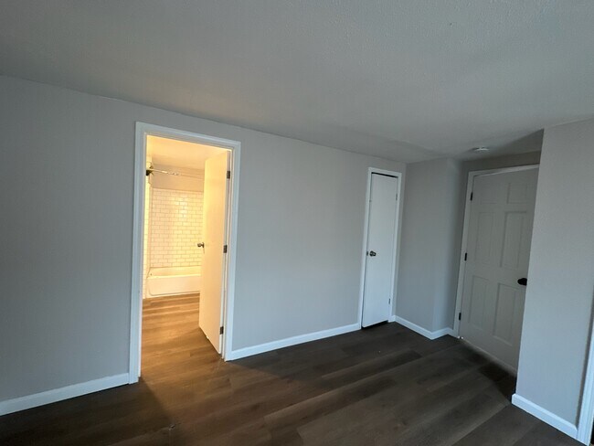 Building Photo - 35424 Oasis St