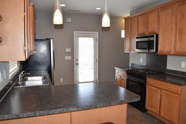 Building Photo - 2035 Golden Ridge Ln