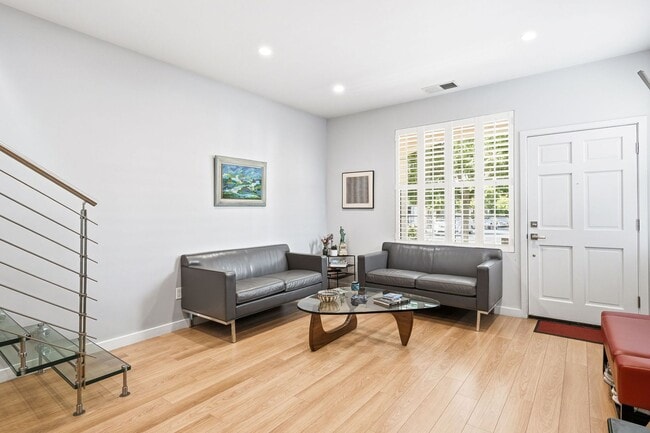 Building Photo - Stunning 3-Bedroom Home in a Prime Mountain View Location with Top-Rated Los Altos Schools!