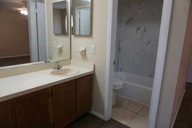 Building Photo - 2 Bedroom End Unit Townhome Near NAS