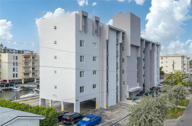 Building Photo - 3626 NE 168th St