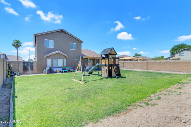 Building Photo - 12638 W Columbine Dr