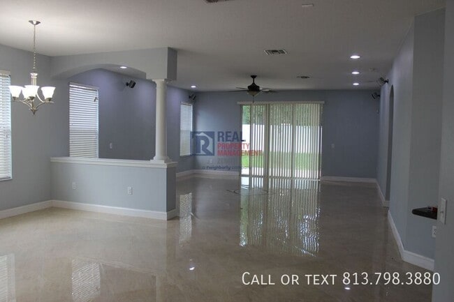 Building Photo - 452 Westchester Hills Ln
