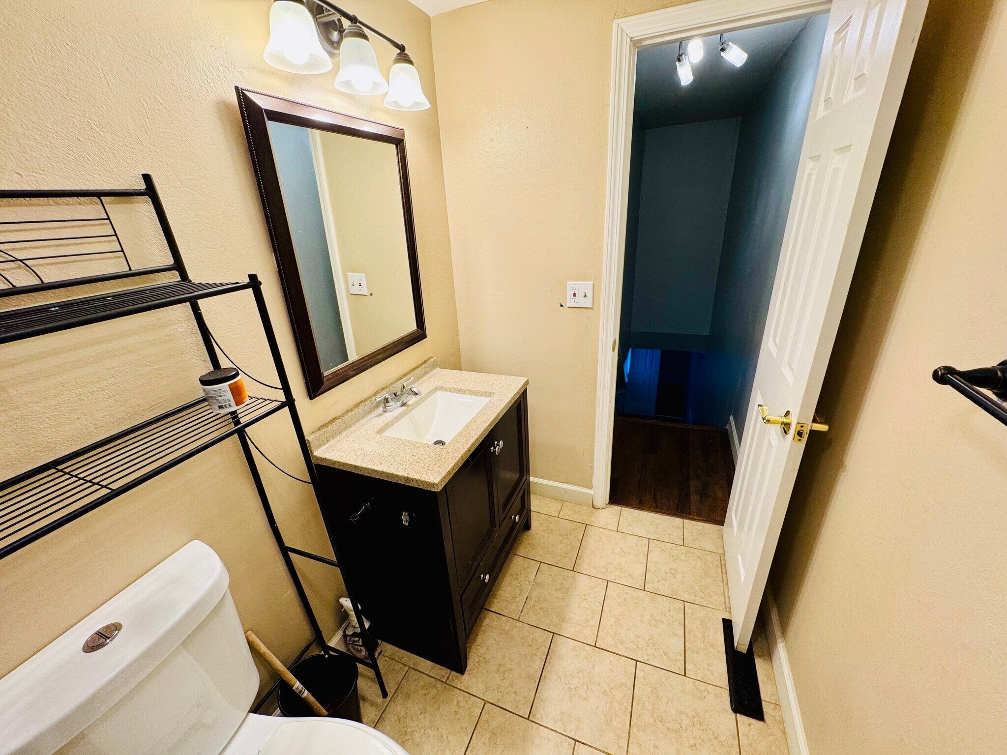 Building Photo - 3023 Wakefield Dr