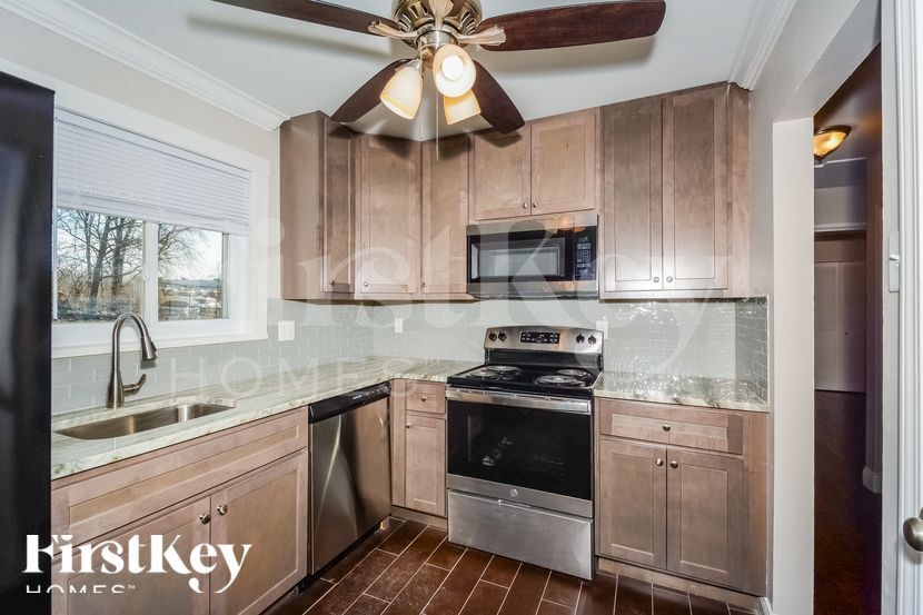 Building Photo - 11024 Acton Dr