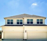 Building Photo - 441 Northwood Dr