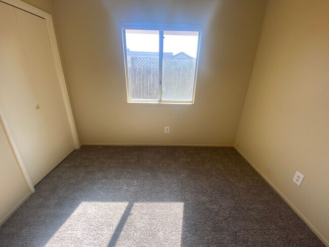 Building Photo - 1275 Peterson Ranch Rd