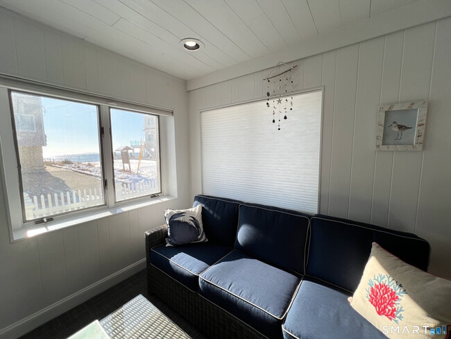 Building Photo - 54 Milesfield Ave