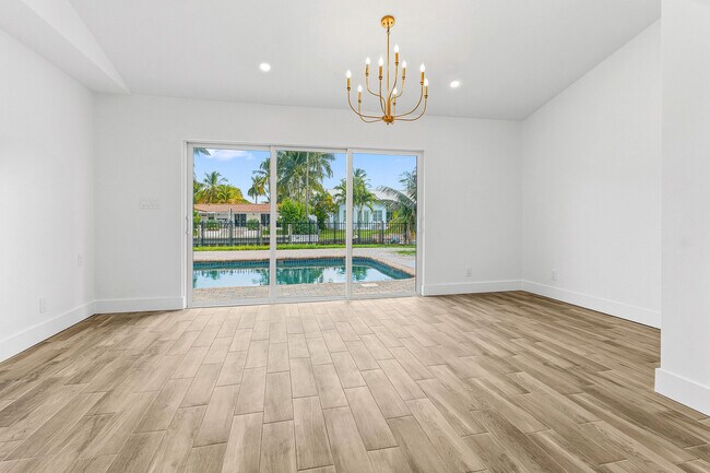 Building Photo - 1254 SW 4th Ct