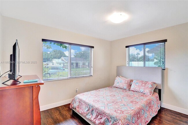 Building Photo - 17000 NW 18th Ave