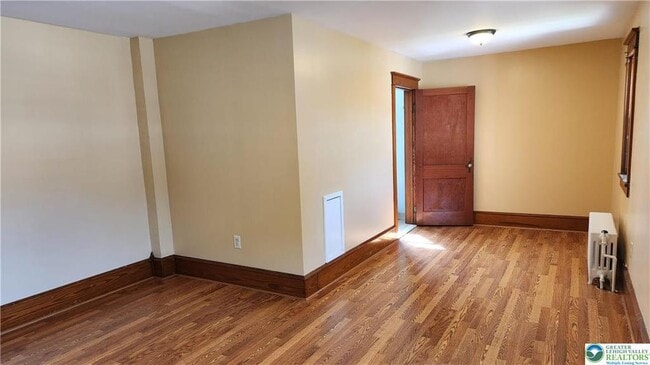 Building Photo - 4633 Lehigh Dr