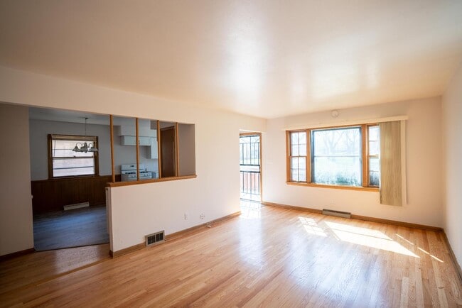 Building Photo - 5650 N 97th St