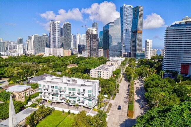 Building Photo - 1650 Brickell Ave