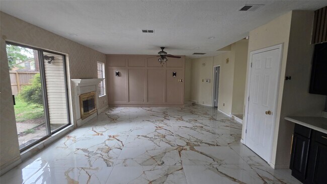 Building Photo - 15207 Pebble Lake Dr