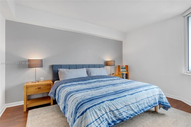 Building Photo - 335 S Biscayne Blvd