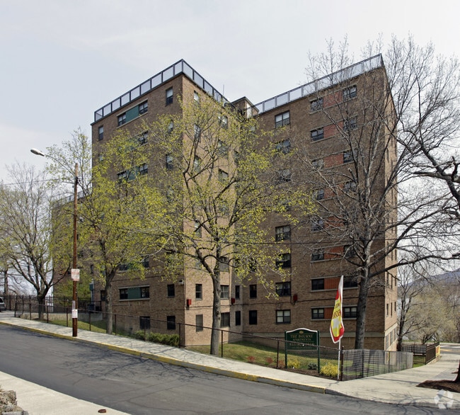 Primary Photo - The Bourne Apartments