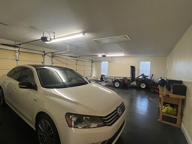 Building Photo - EXCEPTIONAL HOME