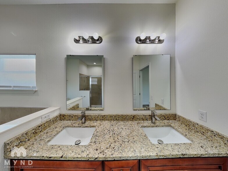 Building Photo - 9 Cecilia Way