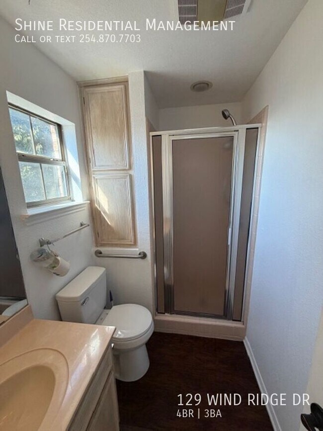 Building Photo - 129 Wind Ridge Dr