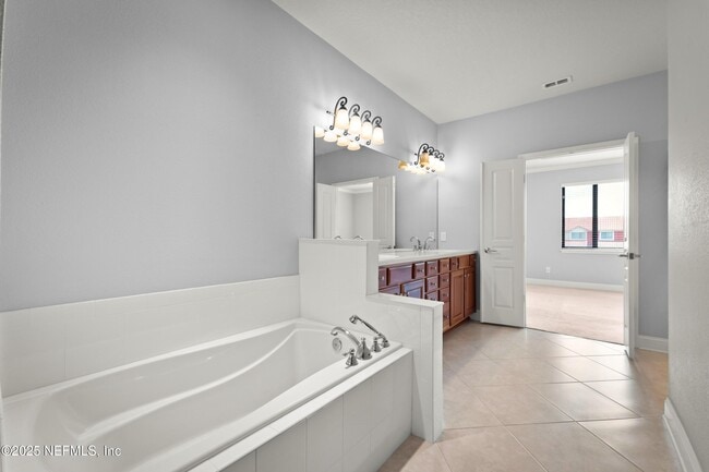 Building Photo - 13519 Isla Vista Dr