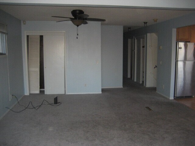 Building Photo - 819 Kenwood Pkwy