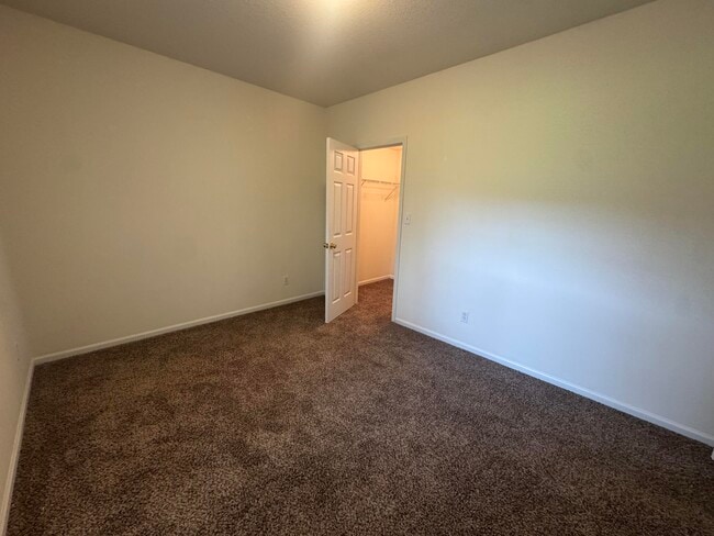 Building Photo - 3410 E St Charles Rd