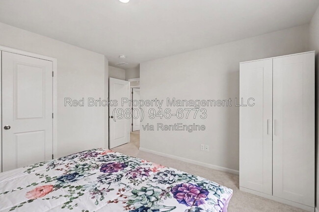 Building Photo - 16110 Winfield Hall Dr