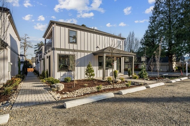 Building Photo - Modern Living in the Heart of Lake Oswego!! Stunning New 3BR 2.5BA