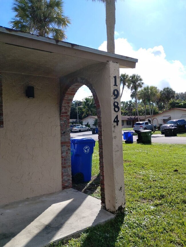 Building Photo - Beautifully Updated 2-Bedroom Home in Prim...