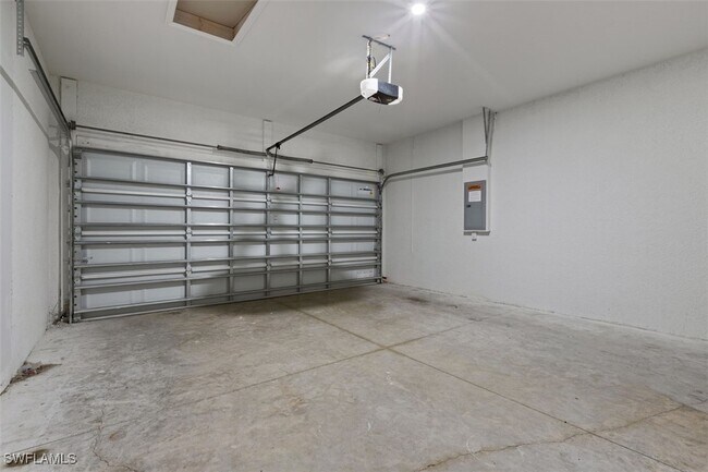 Building Photo - 4448 25th St SW